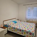 Dora I