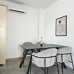 Dora I Apartment